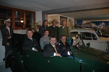 direktor di peter prietl,arnold kravanja, mag. hannes kargl, bernhard peer, bgm. peter gruber, peter hopf und ci franz felfer sind für den tag der einsatzkräfte gerüstet.